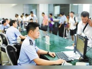 车辆年审岗位职责具体包含哪些核心内容？