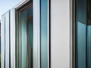 幕墙窗是什么？与普通窗有何区别？