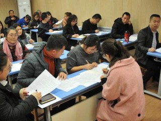 记者岗位职责具体包含哪些核心内容？