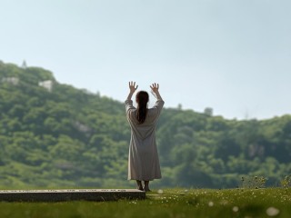 什么地举起填空？