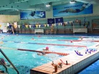 游泳前台岗位职责具体包含哪些核心内容？