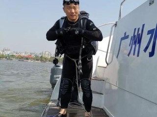 救生教练的核心职责与必备技能是什么？