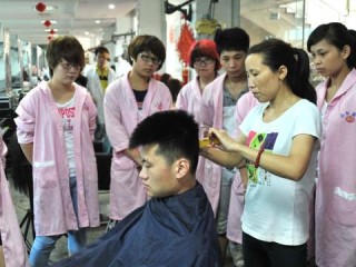 电脑技工岗位职责具体包含哪些工作内容？