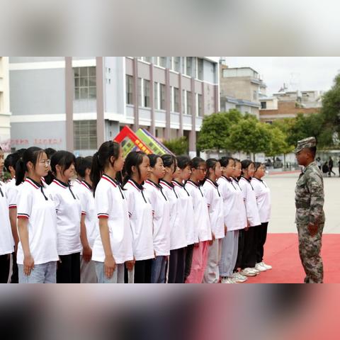 陆良县第一中学公开招聘岗位及报名条件是什么？