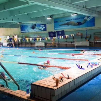 游泳前台岗位职责具体包含哪些核心内容？