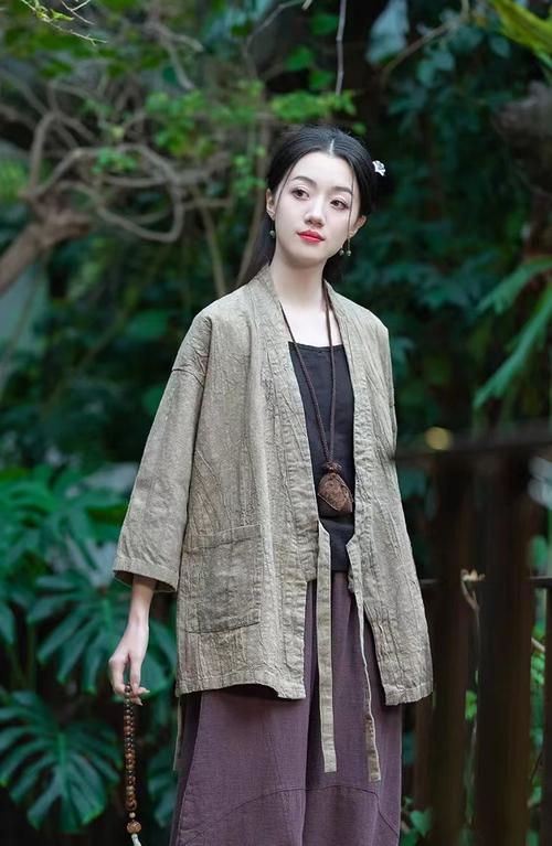 哪些女装比较文艺