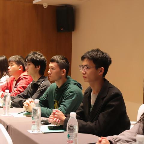 领班男宾具体要做什么? 领班男宾具体要做什么?