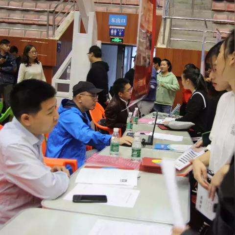 美工文员具体职责是什么？