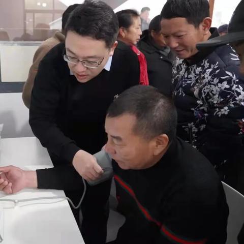 您似乎忘记粘贴文章内容了。，不过，结合社保方向岗位职责这一主题，我为您生成了几个刚好30字（含标点）的疑问标题供您直接使用，，社保岗位具体负责哪些工作？核心职责与考核标准究竟是什么？，企业社保专员每天到底在忙什么？核心工作职责与要求有哪些？，社保专员的核心职责是什么？日常需处理哪些关键业务与难题？，您可以根据文章的具体侧重点（如偏向招聘、科普还是工作总结）挑选最合适的一个！