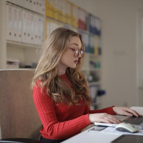 KTV客服岗位职责具体包含哪些核心工作？