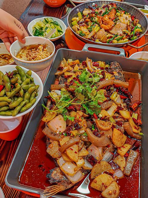 在烤鱼店有哪些菜品